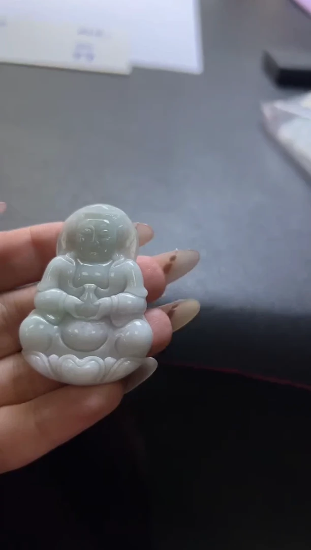 翡翠未镶嵌颈饰有瑕放漏缅甸翡翠观音牌多样性发其一