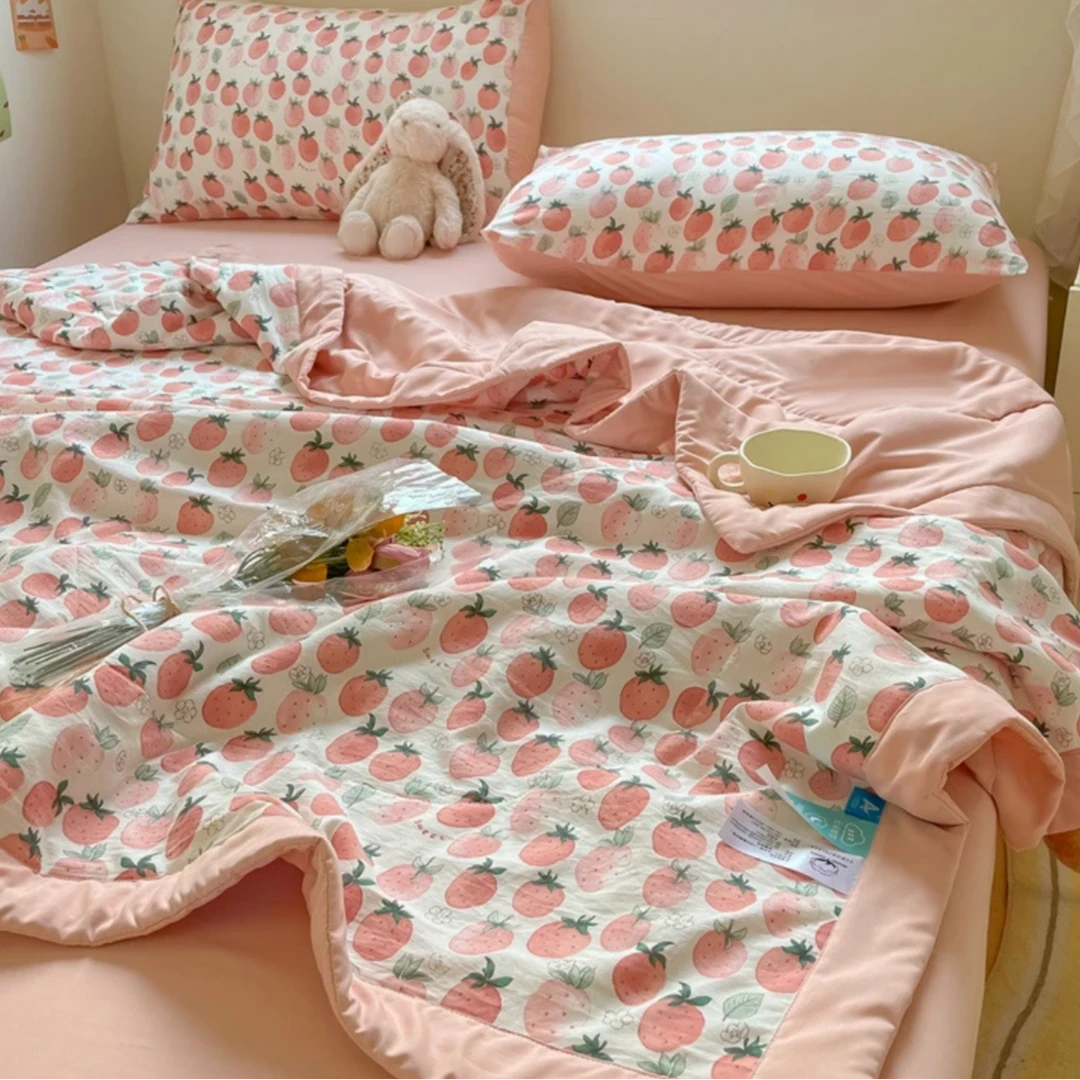 W【春秋被-圆圆草莓-儿】120*150cm加厚亲肤纯色时尚双面轻奢日用品