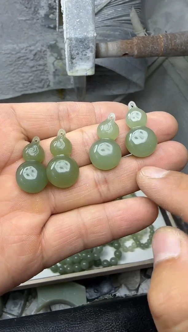 颈饰未镶嵌和田玉吊坠 多样性拍一发一