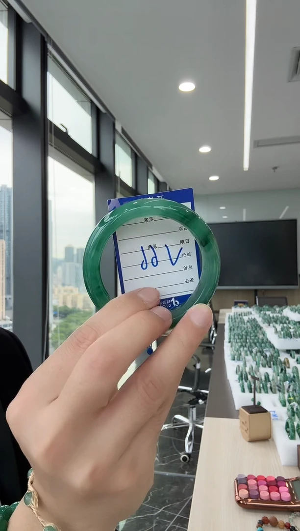 未镶嵌手镯石英质玉（非洲翠）58圈口  手镯手镯