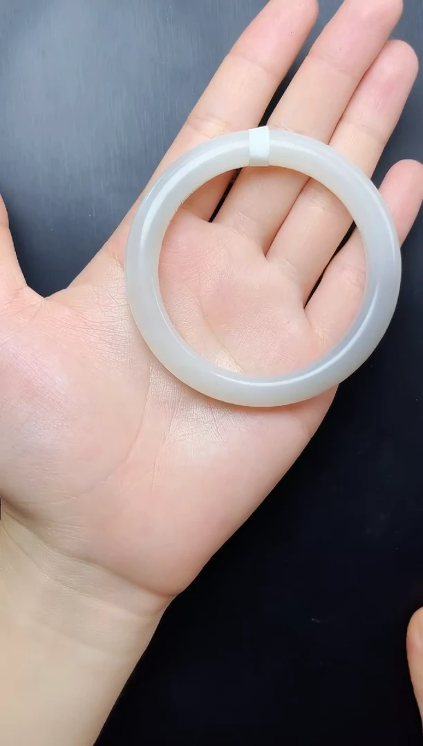 和田玉手镯未镶嵌56.6圈口06