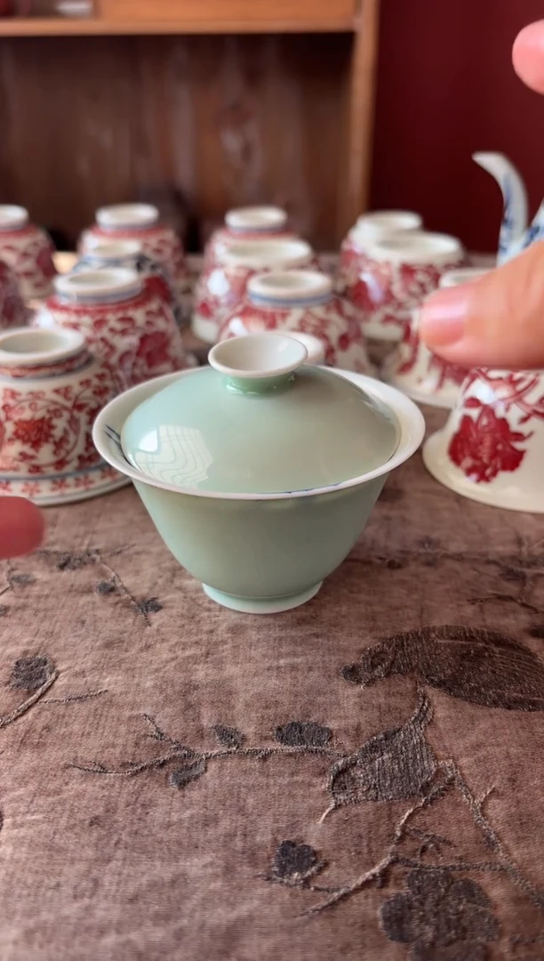 青釉石榴盖碗随机发