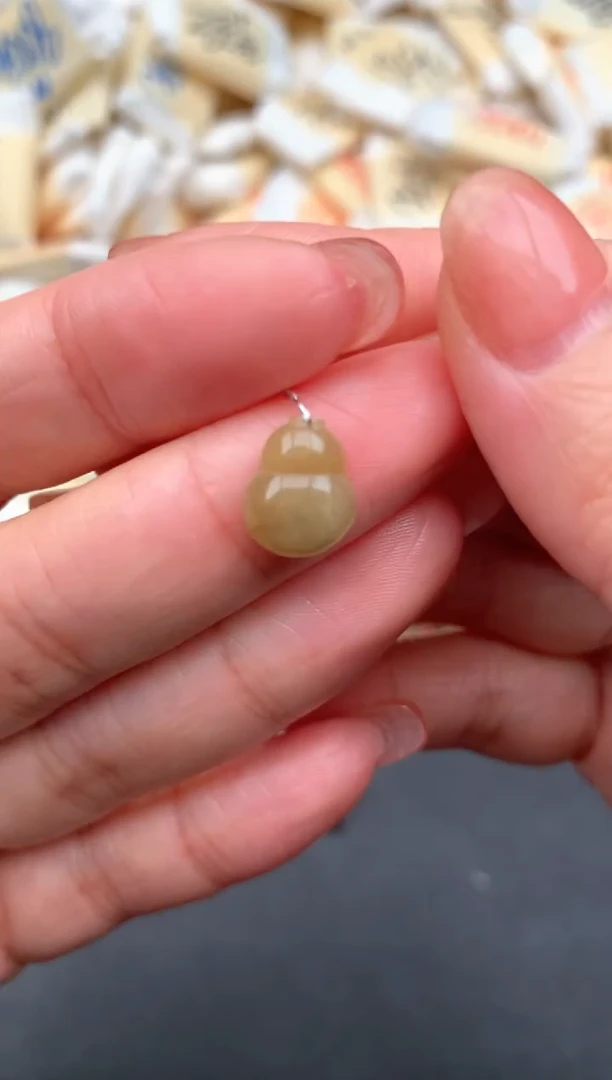 未镶嵌挂件翡翠—