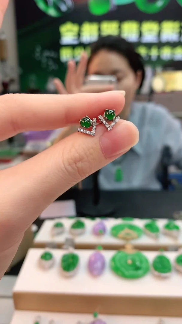 【闪购商品】翡翠颈饰未镶嵌赠礼盒证书 敏
