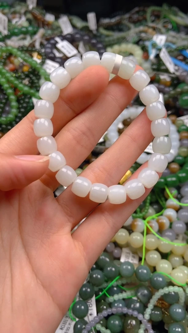 和田玉未镶嵌颈饰1