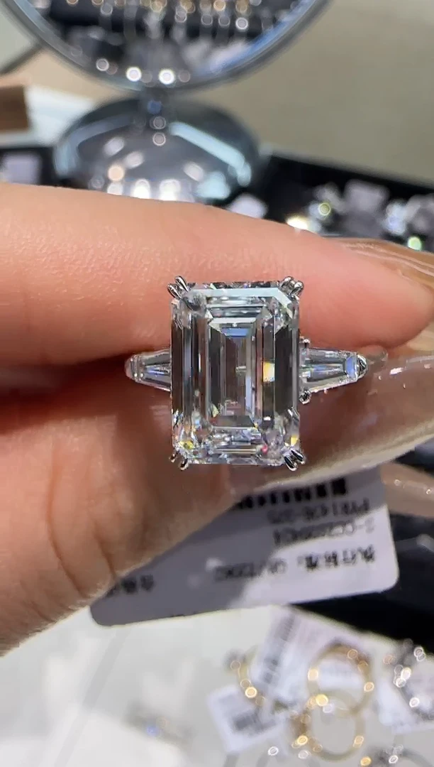 【闪购商品】实验室培育钻石18K金镶嵌戒指3.69CT祖母切钻