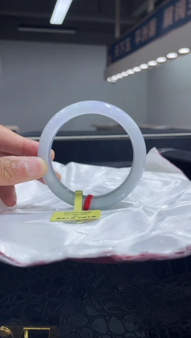 未镶嵌手镯翡翠8