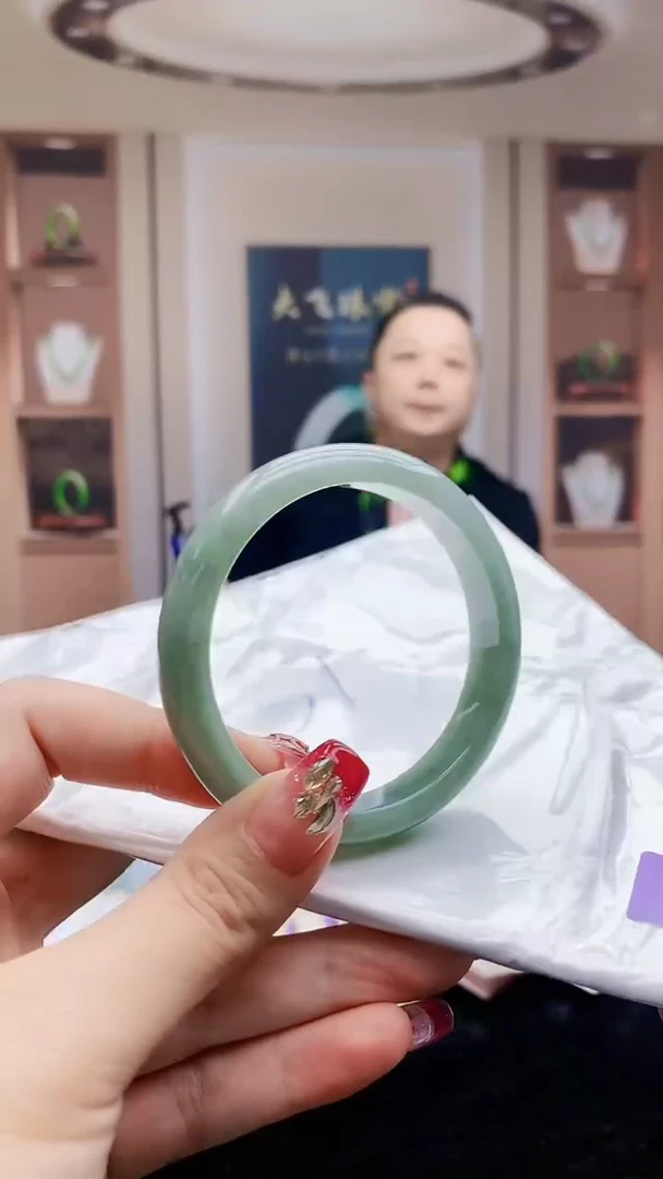 【闪购商品】翡翠手镯未镶嵌    H26-84