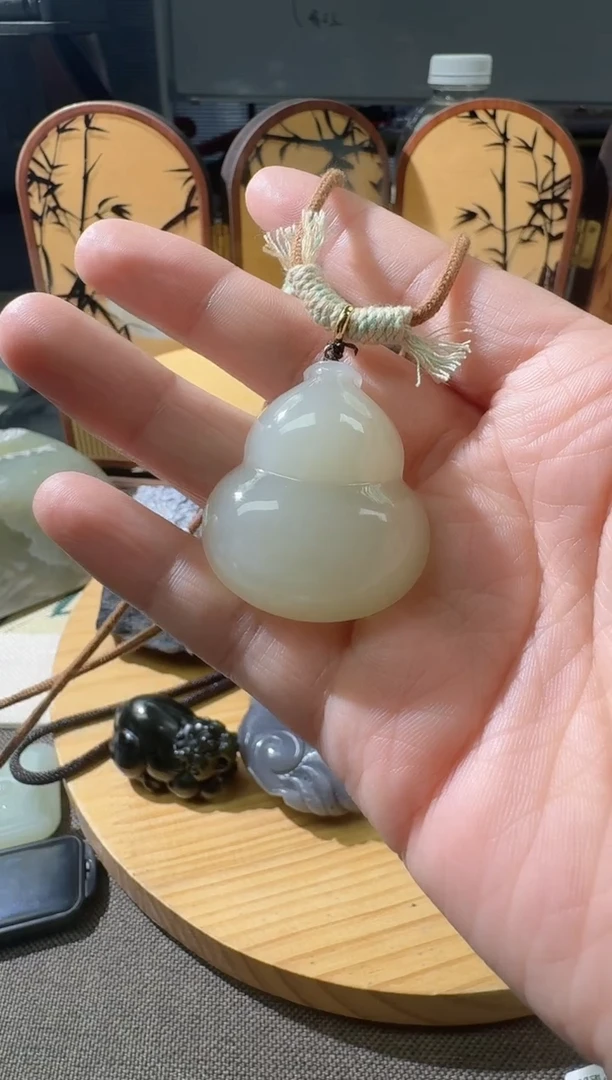 吊坠(不含链)未镶嵌和田玉高冰白和田玉葫芦吊坠