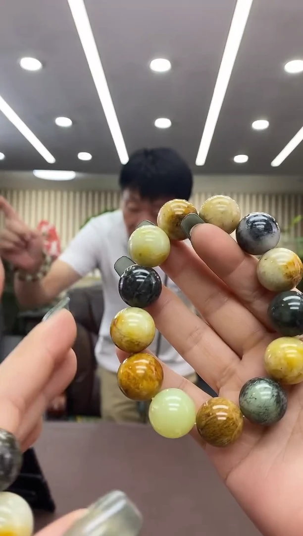 未镶嵌蛇纹石玉手串多样式发货随机发一