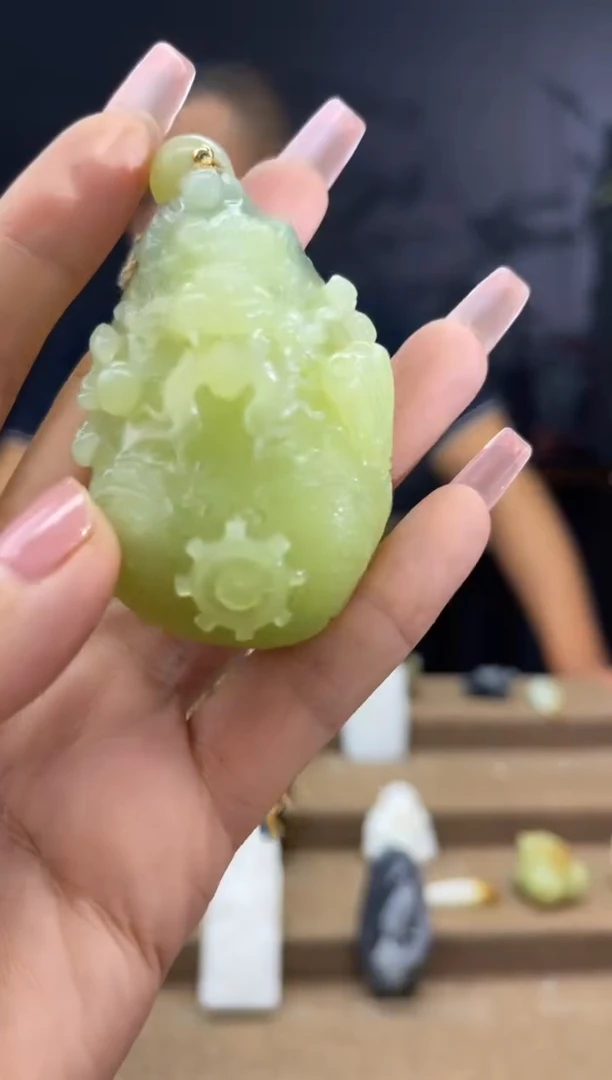 颈饰未镶嵌和田玉1