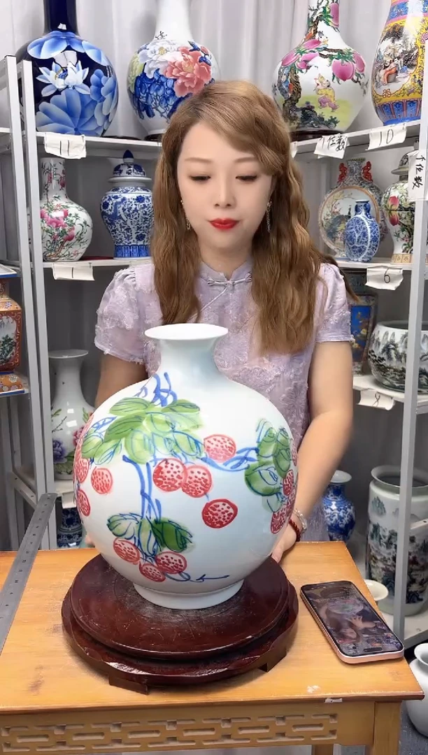 摆件景德镇手绘荔枝石榴瓶