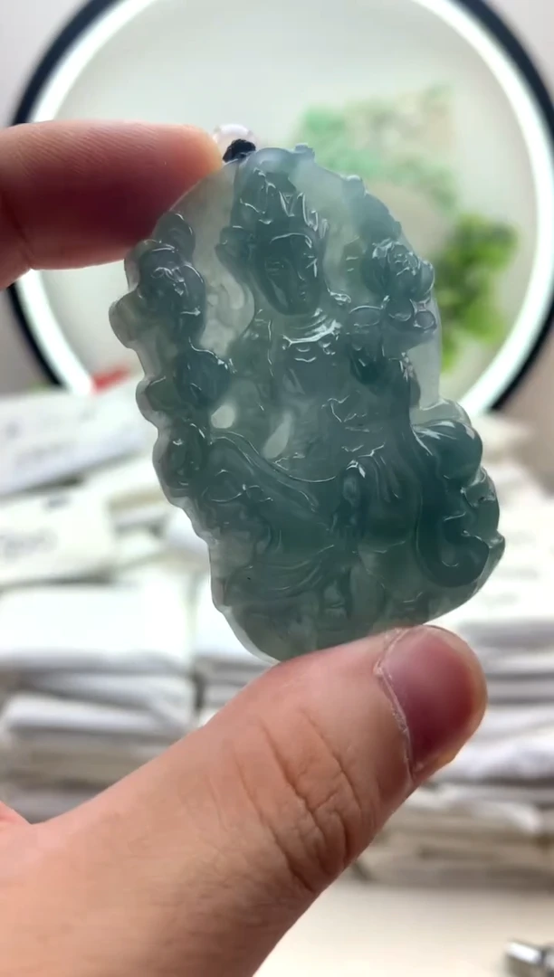 颈饰未镶嵌翡翠度母观音