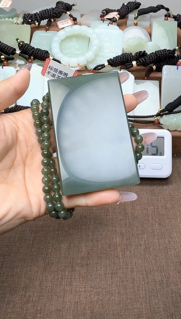 颈饰未镶嵌和田玉1