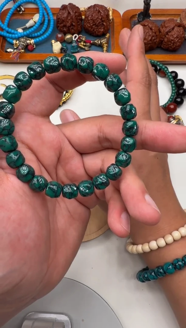 琉璃/树脂/塑料类无相手串绿色8+mm