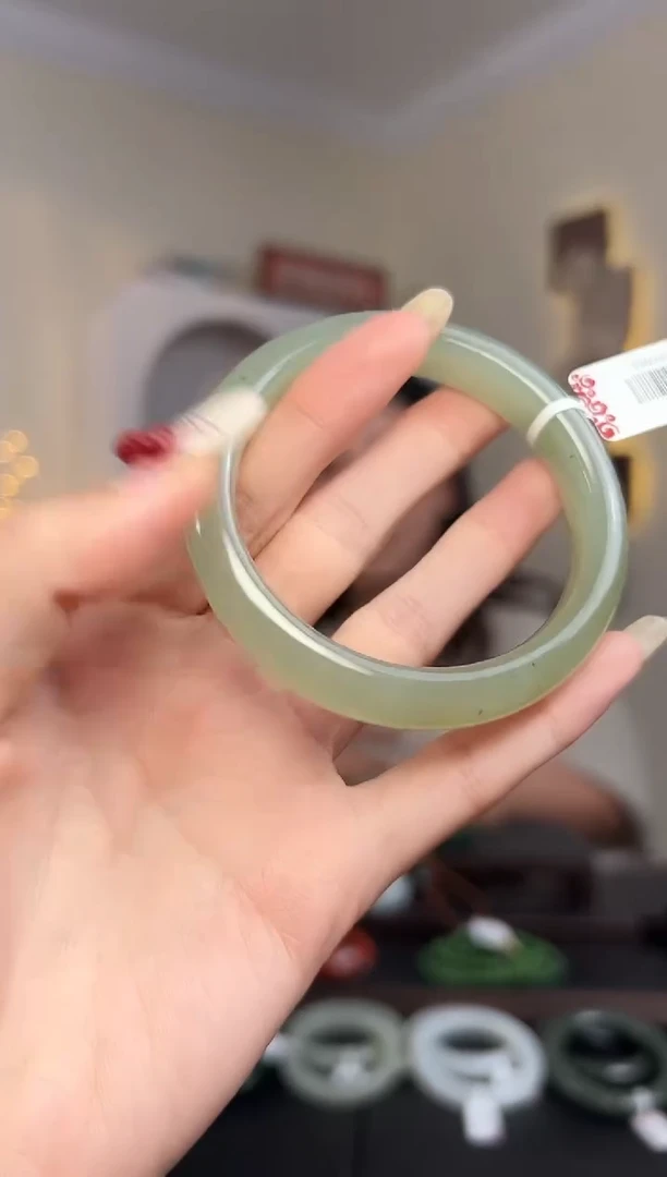 颈饰未镶嵌和田玉S3-55mm 有黑点11*9mm