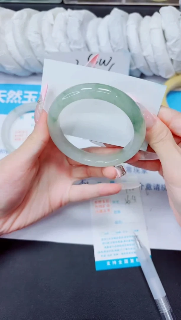 石英质玉手镯未镶嵌115/56.4