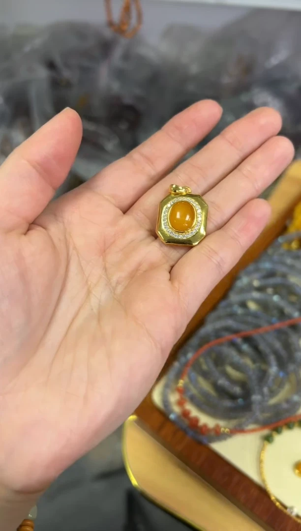 【闪购商品】蜜蜡颈饰银S925镶嵌蜜蜡银镶嵌款吊坠[3849]