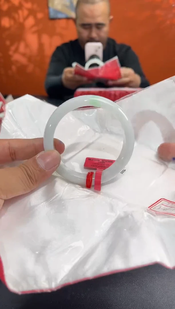 未镶嵌手镯翡翠2