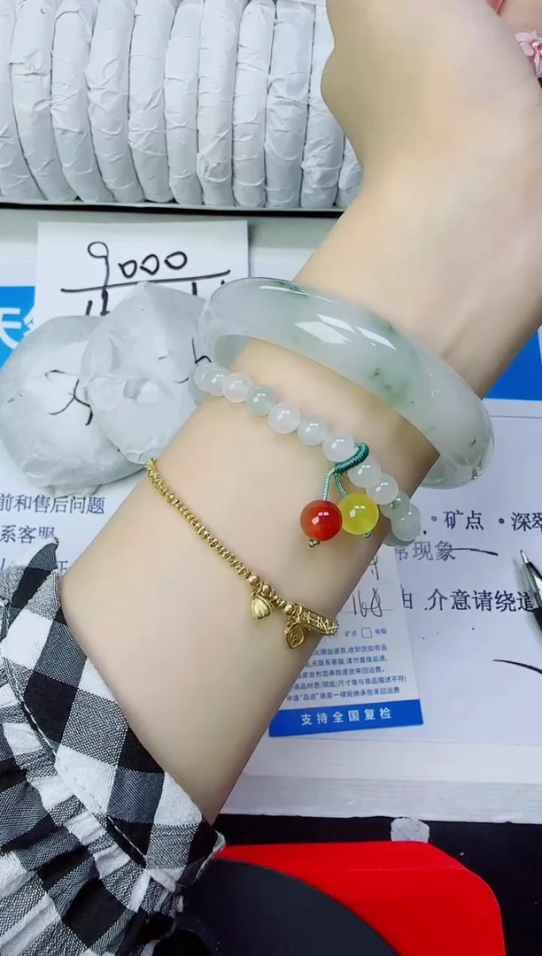 石英质玉手镯未镶嵌110/60.9