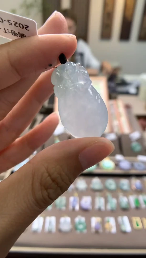 颈饰未镶嵌翡翠桃子