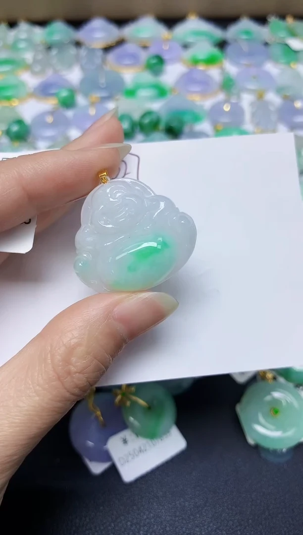 翡翠18K金镶嵌颈饰 天然缅甸翡翠A货