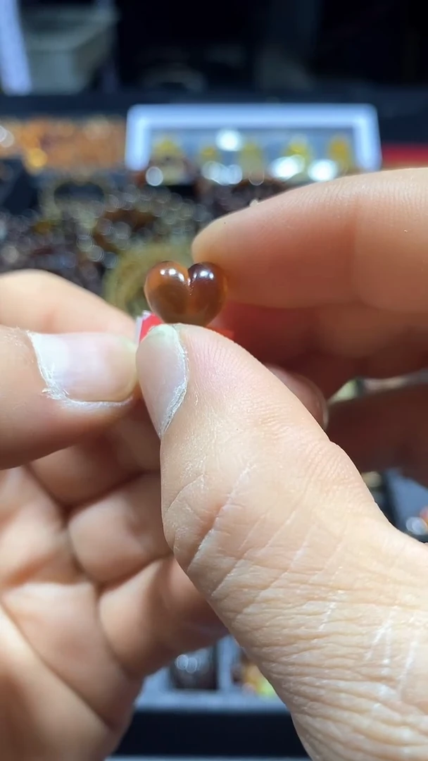 绿珀颈饰未镶嵌?****?天然缅甸琥珀单珠