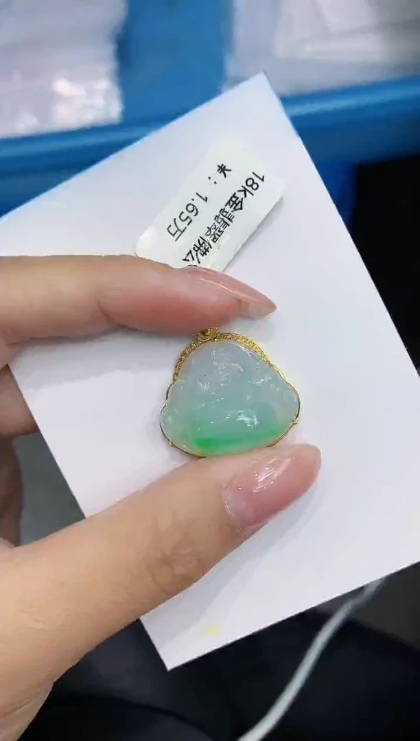 翡翠18K金镶嵌颈饰11111111111