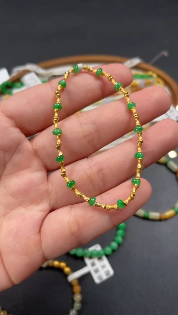 套链18K金镶嵌翡翠一条   P205