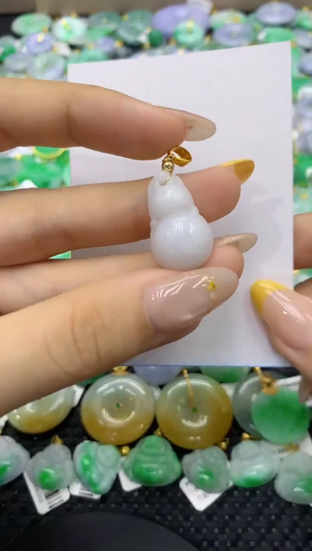 颈饰未镶嵌翡翠天然缅甸翡翠A货