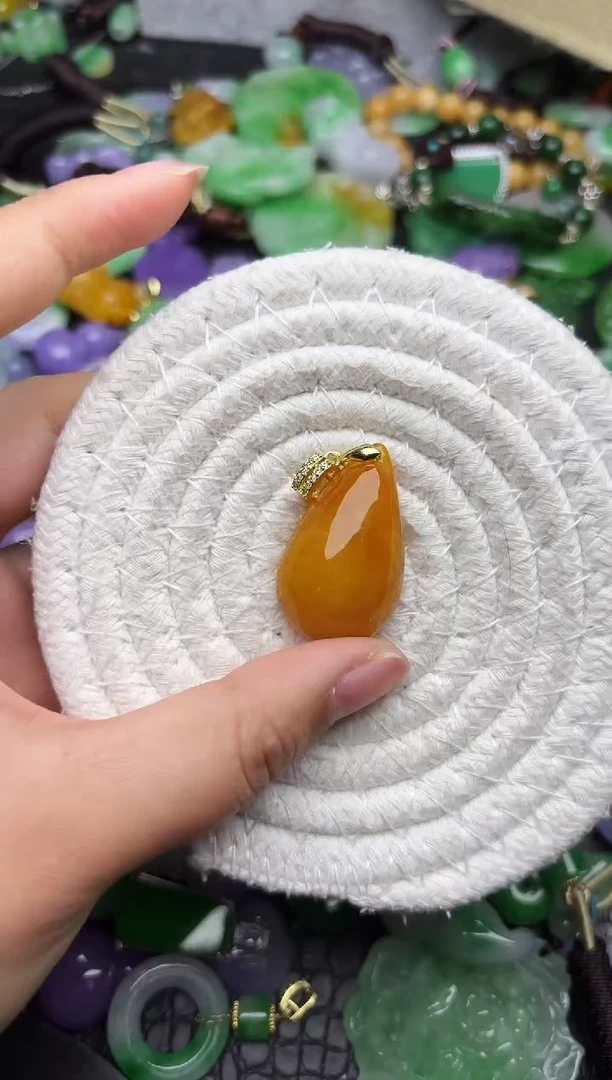 颈饰未镶嵌翡翠缅甸翡翠吊坠