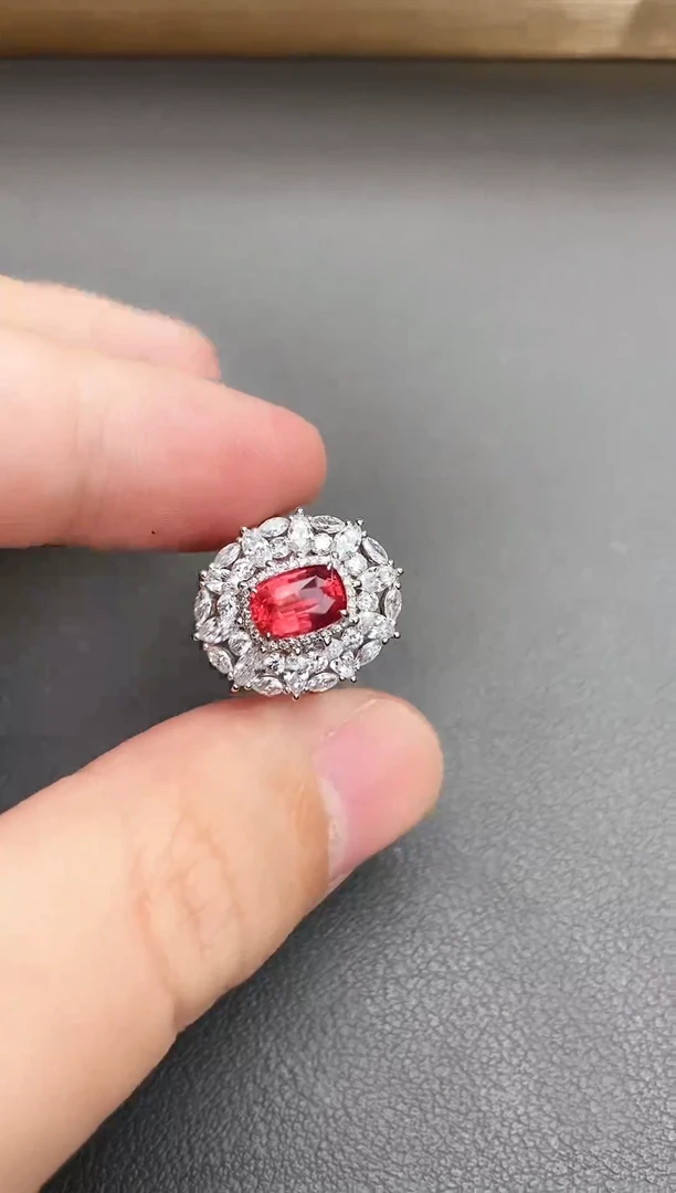 18K金镶嵌戒指尖晶石1.20ct/马亨盖/两用款