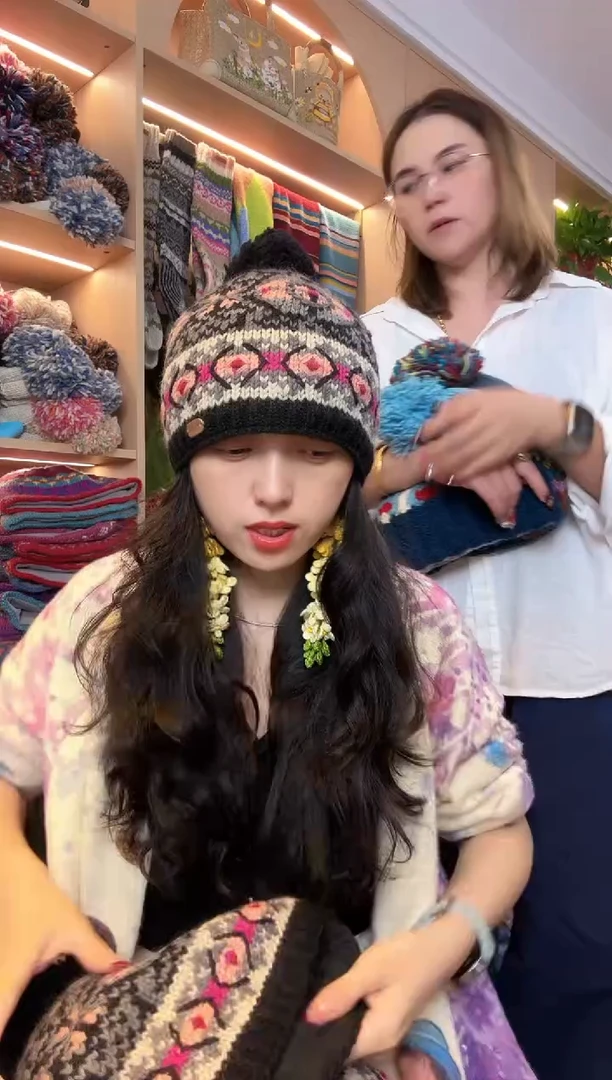 黑色立体山茶花单球帽