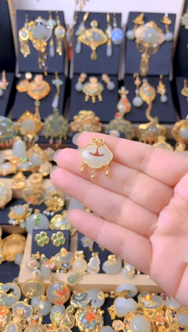 颈饰银S925镀金镶嵌和田玉祥云如意锁吊坠