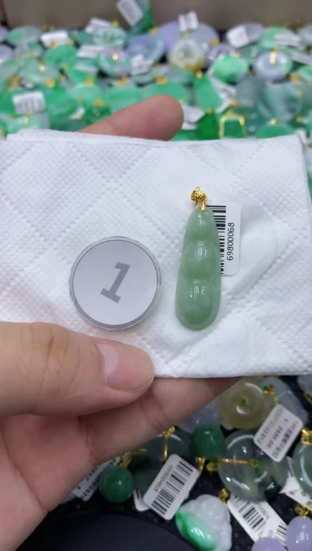 颈饰未镶嵌翡翠天然缅甸翡翠A货
