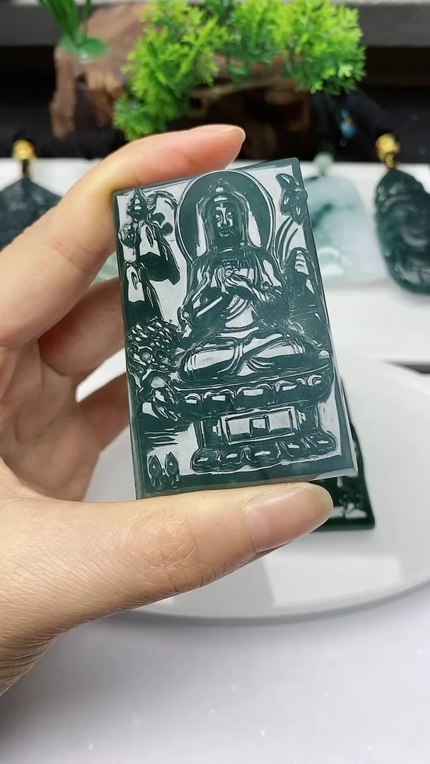 【闪购商品】翡翠颈饰未镶嵌