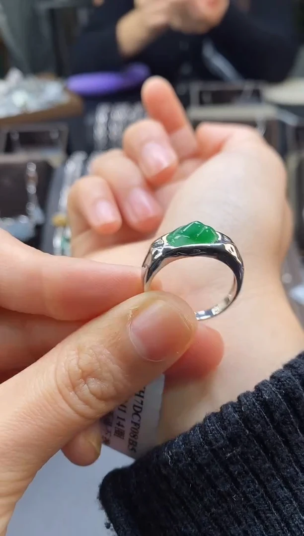 颈饰银S925镶嵌翡翠18160