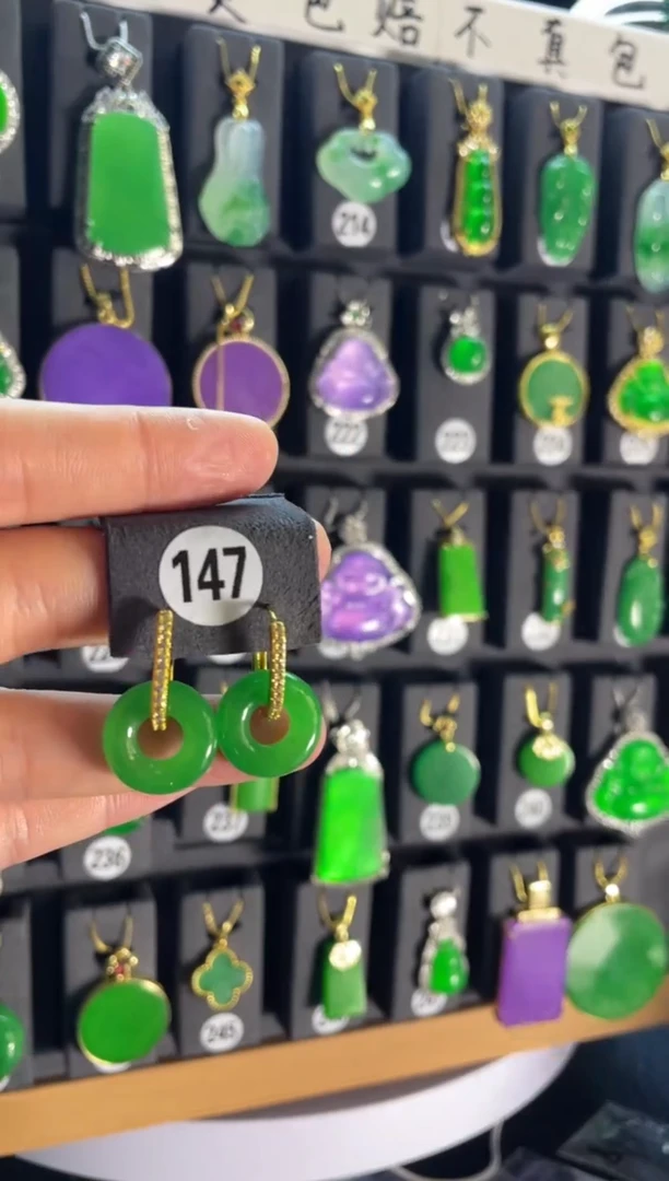 【闪购商品】翡翠耳饰银S925镀金镶嵌147....