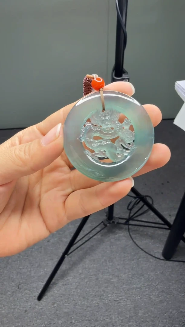 吊坠(不含链)未镶嵌翡翠龙牌