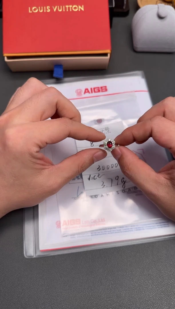 18K金镶嵌红宝石珠宝奇石深*吸137113711371