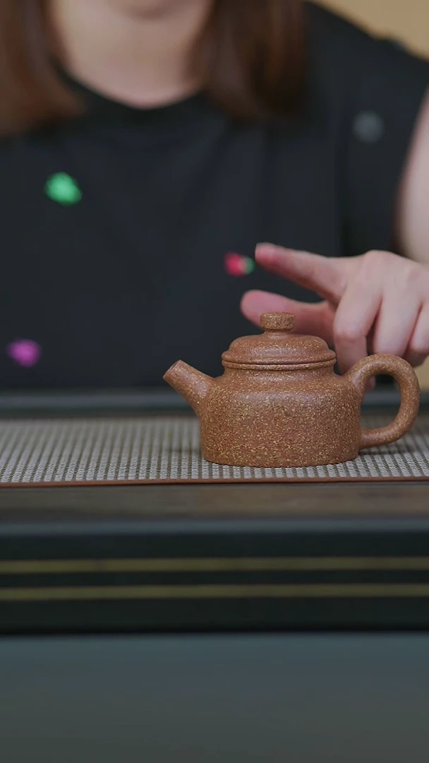 茶壶紫砂12-全手粗砂冷金黄霸王德钟190cc