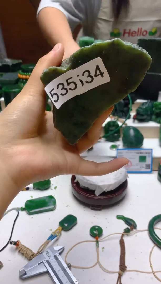 未镶嵌和田玉（碧玉）珠宝半成品0