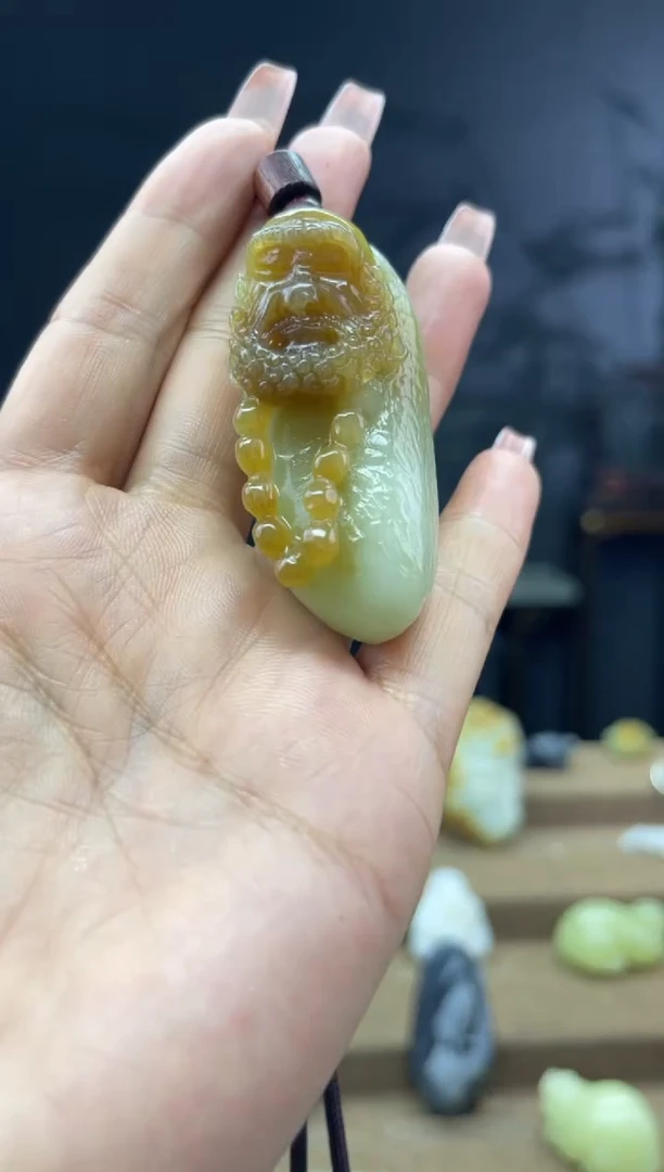 颈饰未镶嵌和田玉1