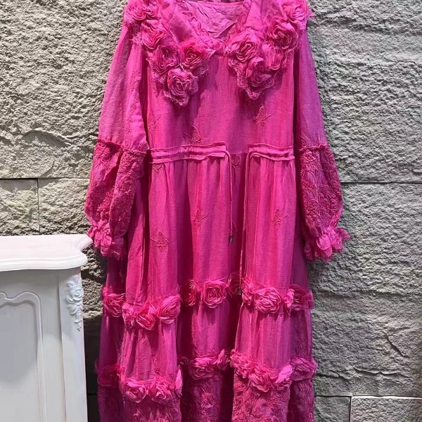 Bikamo/比卡陌2025刺绣立体花纯色通勤连衣裙L8211-1玫红大翻领