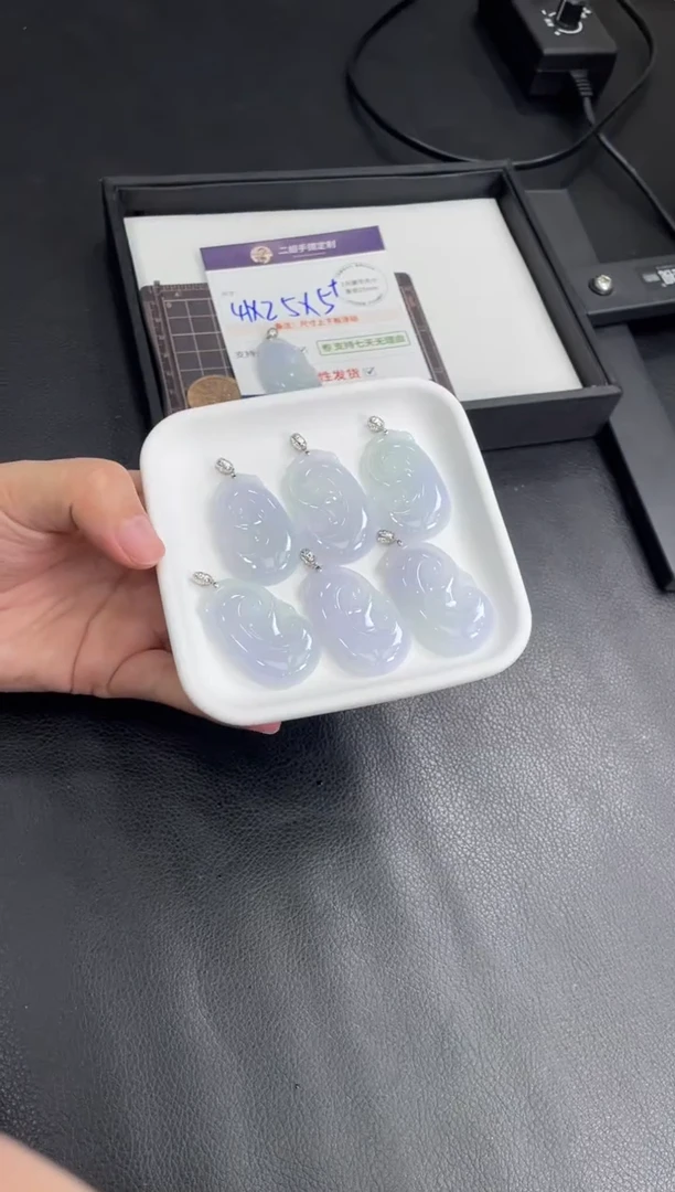 18K金镶嵌挂件翡翠如意FL9@多样性发其一CP配绳