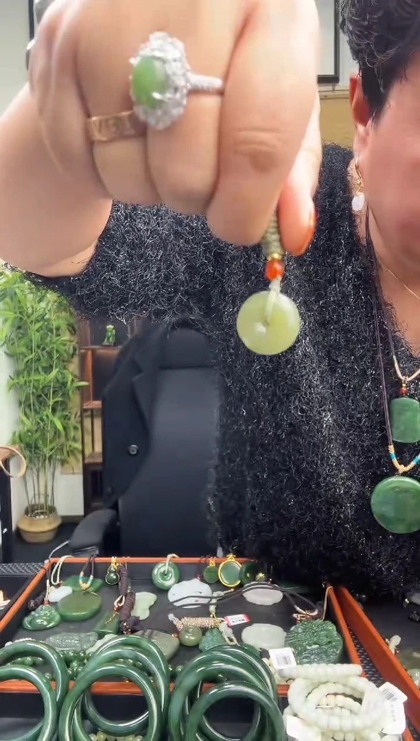 颈饰未镶嵌和田玉多样性发一  1039