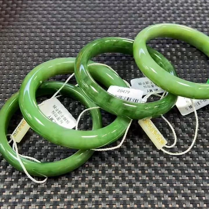 和田玉手镯一支(多样性发1件)