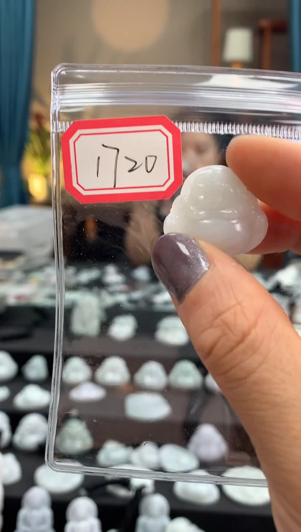 翡翠未镶嵌颈饰佛公1720