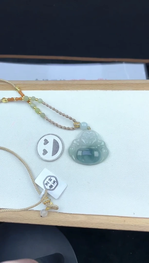 翡翠未镶嵌颈饰孤品5F018翡翠冰飘绿中小佛+送同款绳子