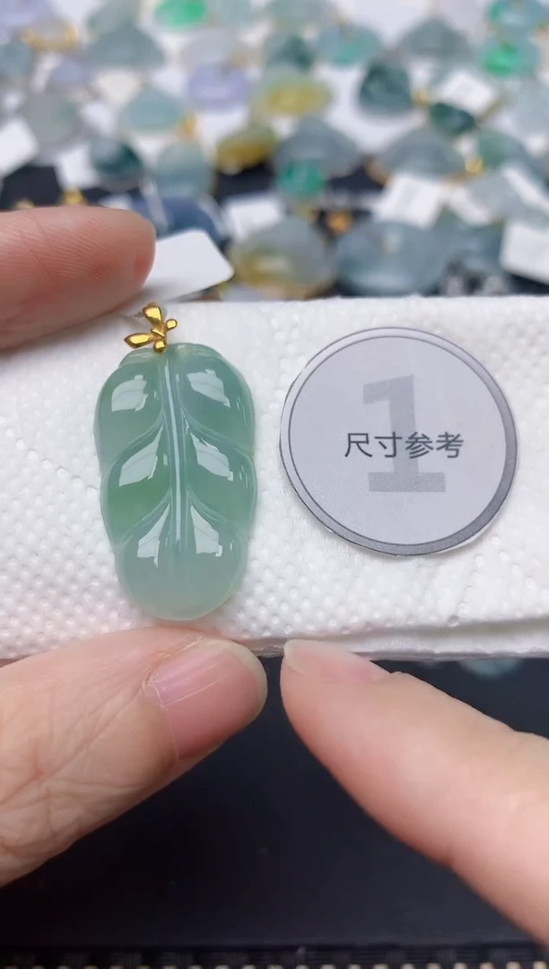 颈饰18K金镶嵌翡翠天然缅甸A货翡翠